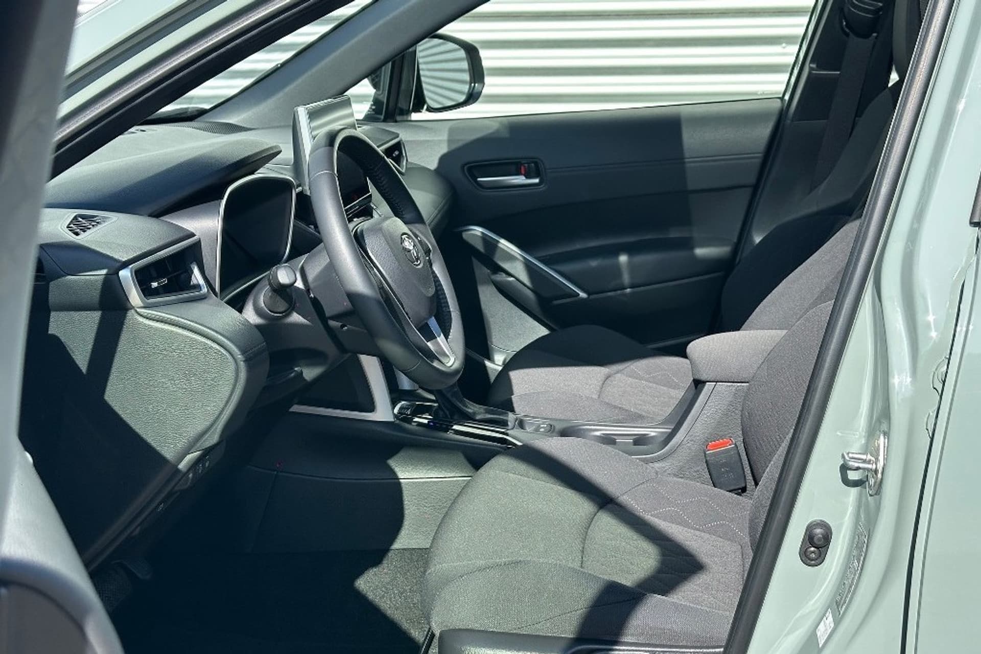 Toyota Corolla Cross Hybrid 200 Advent. / Pano / 4X4 thumbnail 15