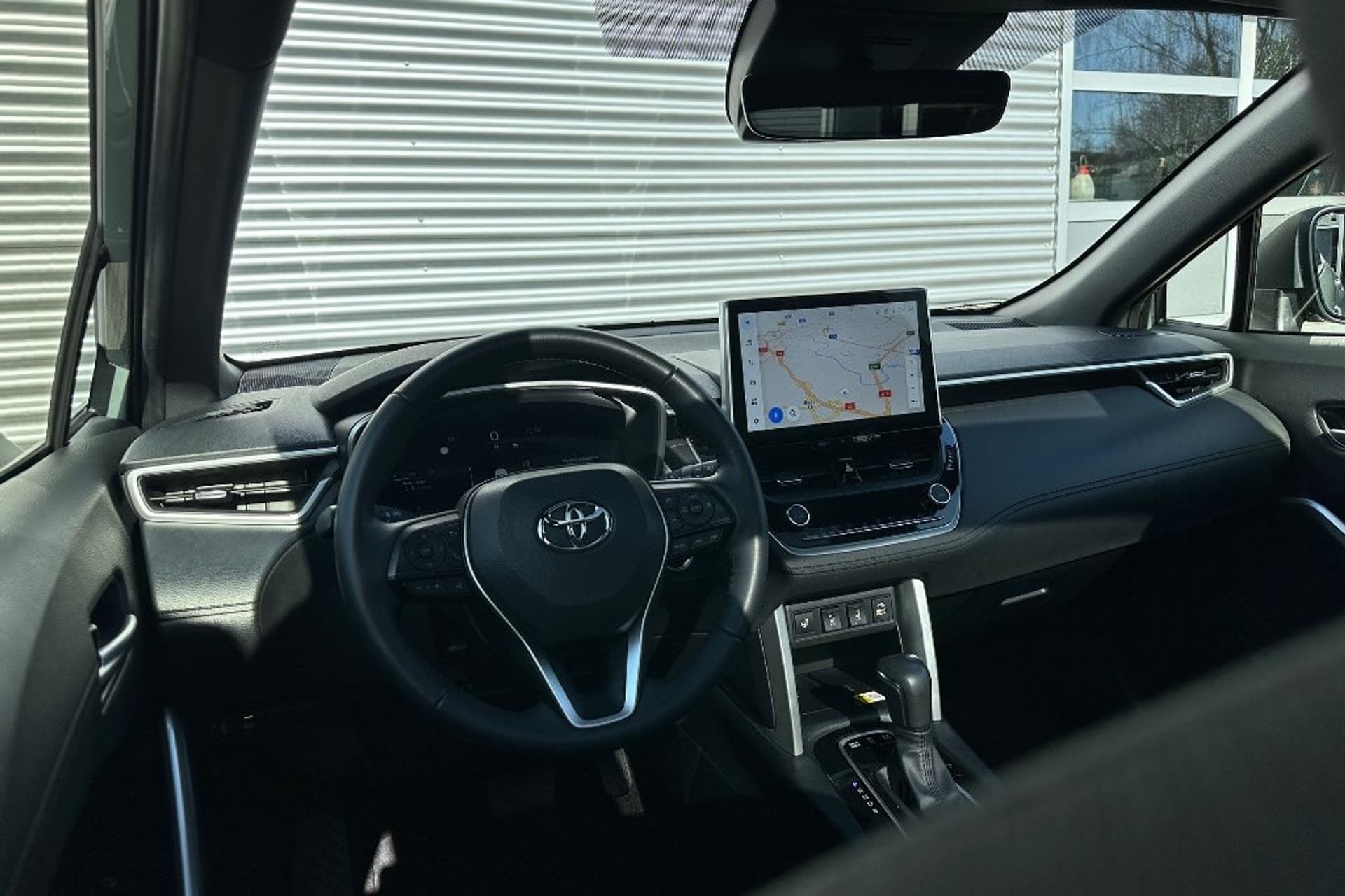 Toyota Corolla Cross Hybrid 200 Advent. / Pano / 4X4 thumbnail 9