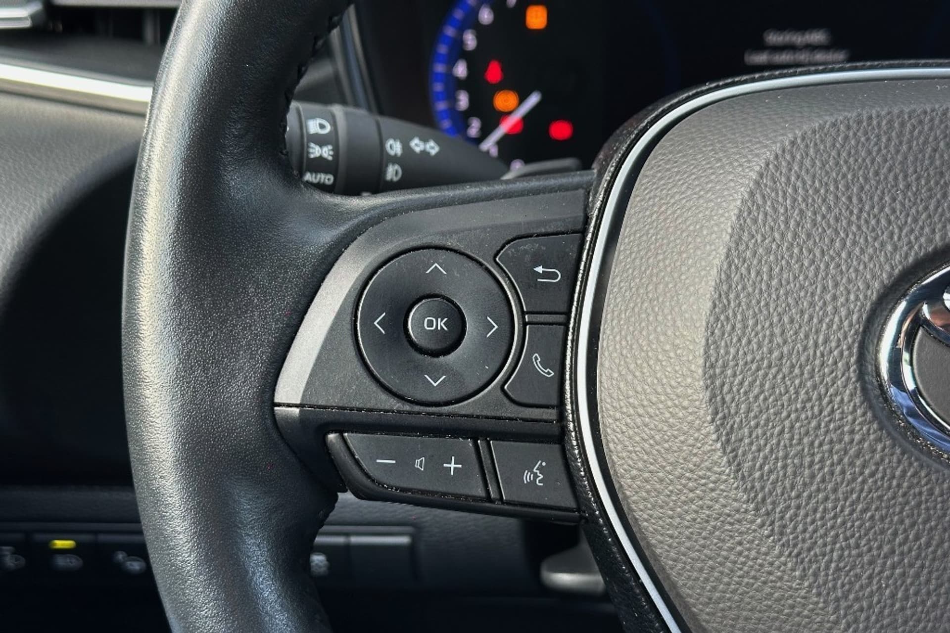 Toyota Corolla Touring Sports 2.0 Hybrid Team thumbnail 19