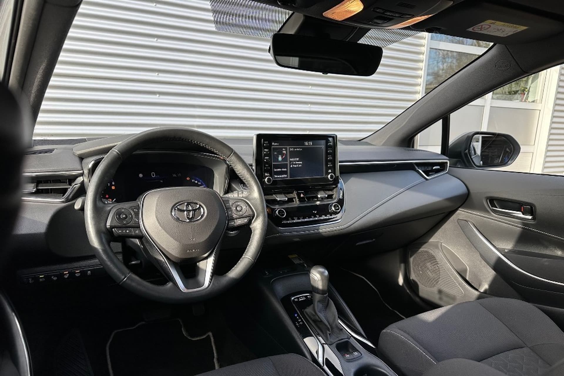 Toyota Corolla Touring Sports 2.0 Hybrid Team thumbnail 8