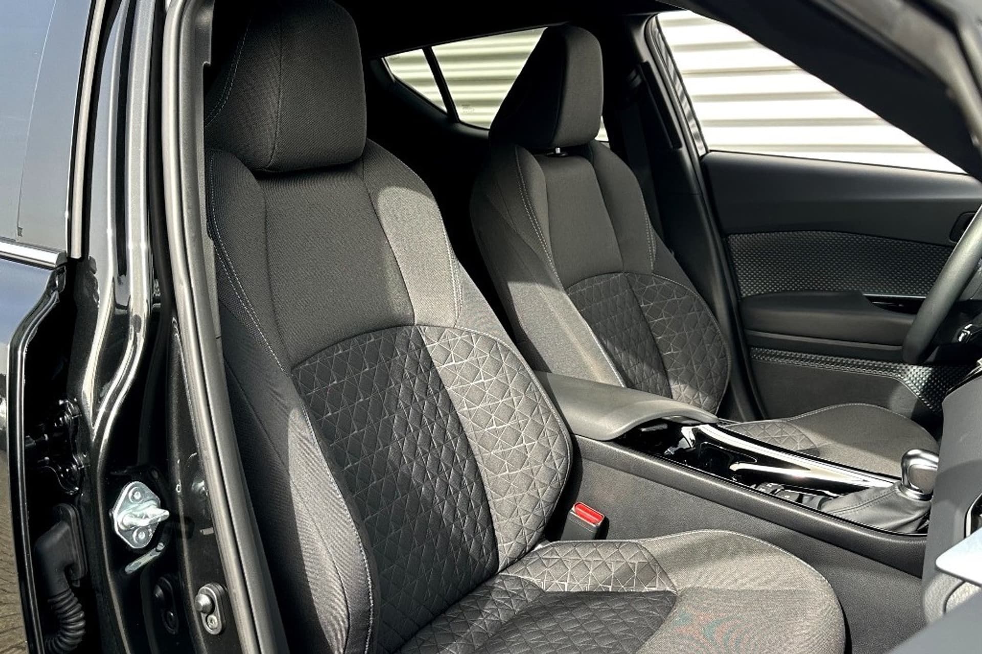 Toyota C-HR 2.0 Hybrid Dynamic Carplay thumbnail 14