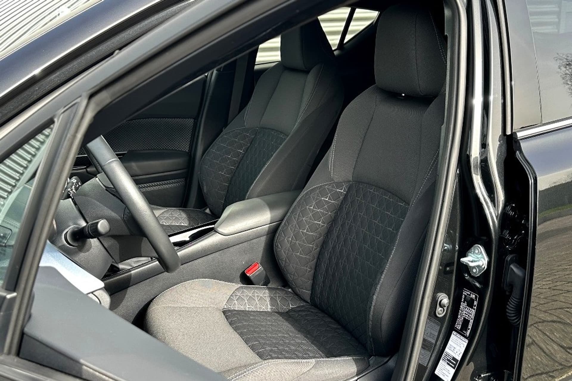 Toyota C-HR 2.0 Hybrid Dynamic Carplay thumbnail 15