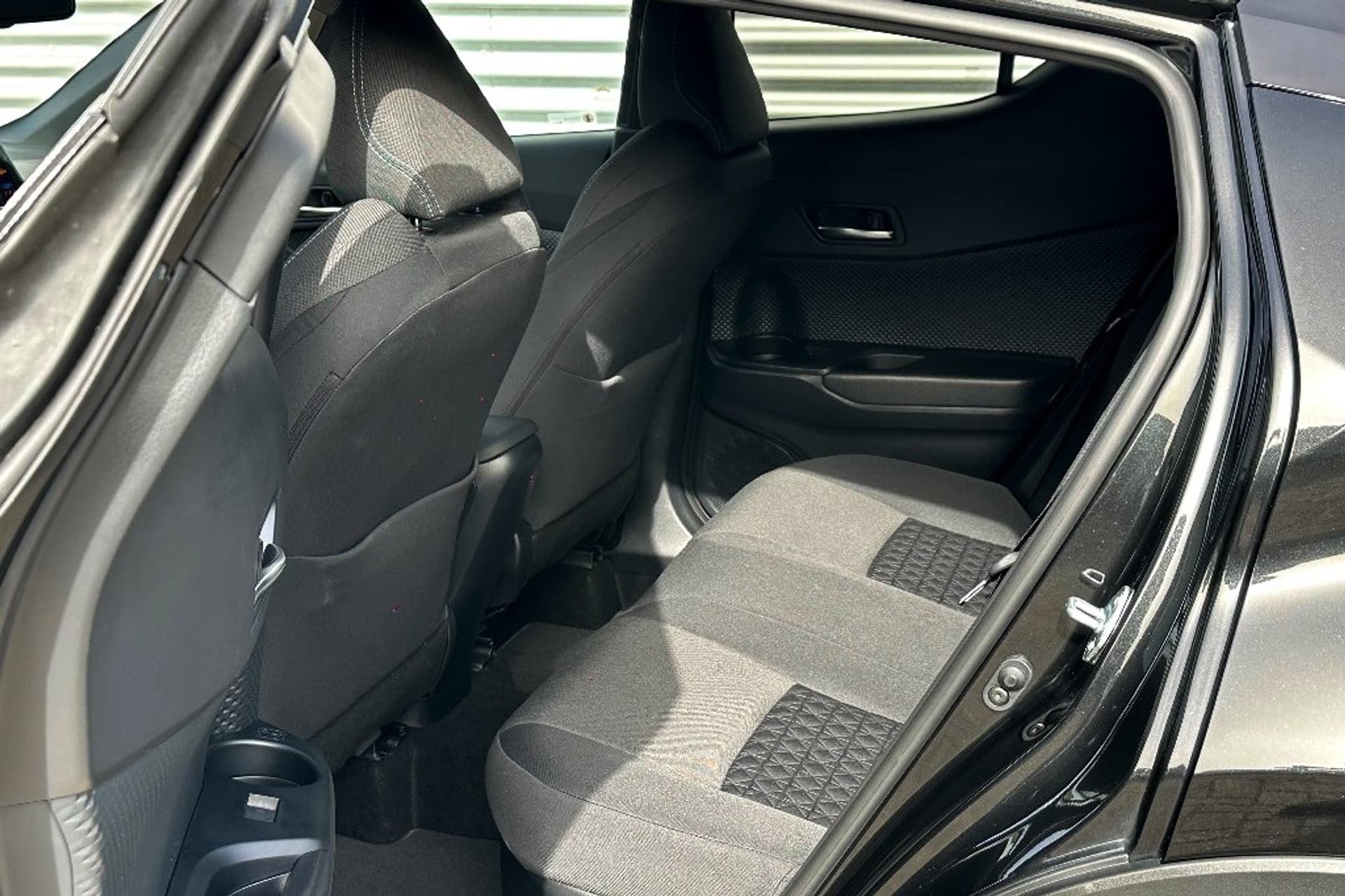 Toyota C-HR 2.0 Hybrid Dynamic Carplay thumbnail 16