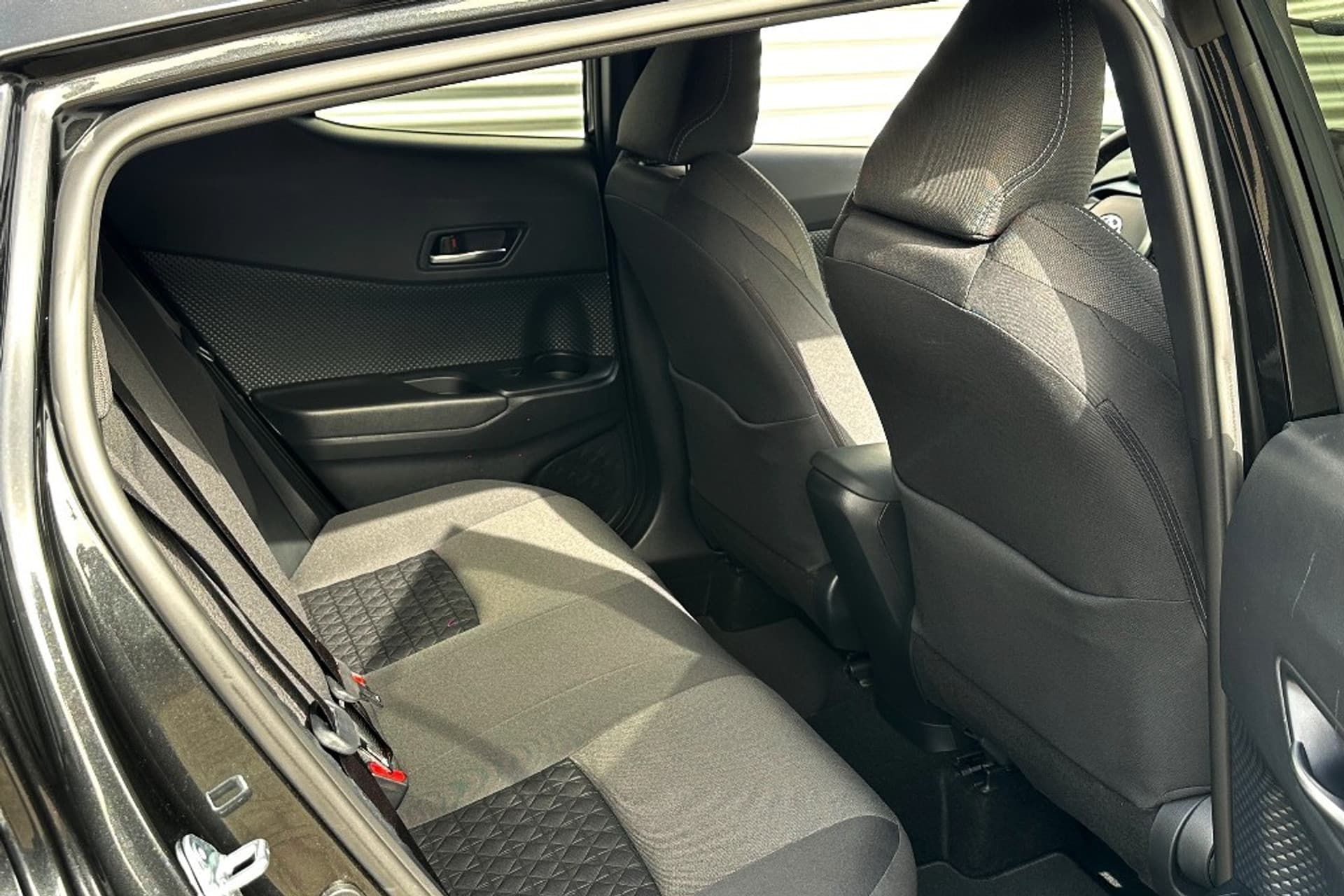 Toyota C-HR 2.0 Hybrid Dynamic Carplay thumbnail 17