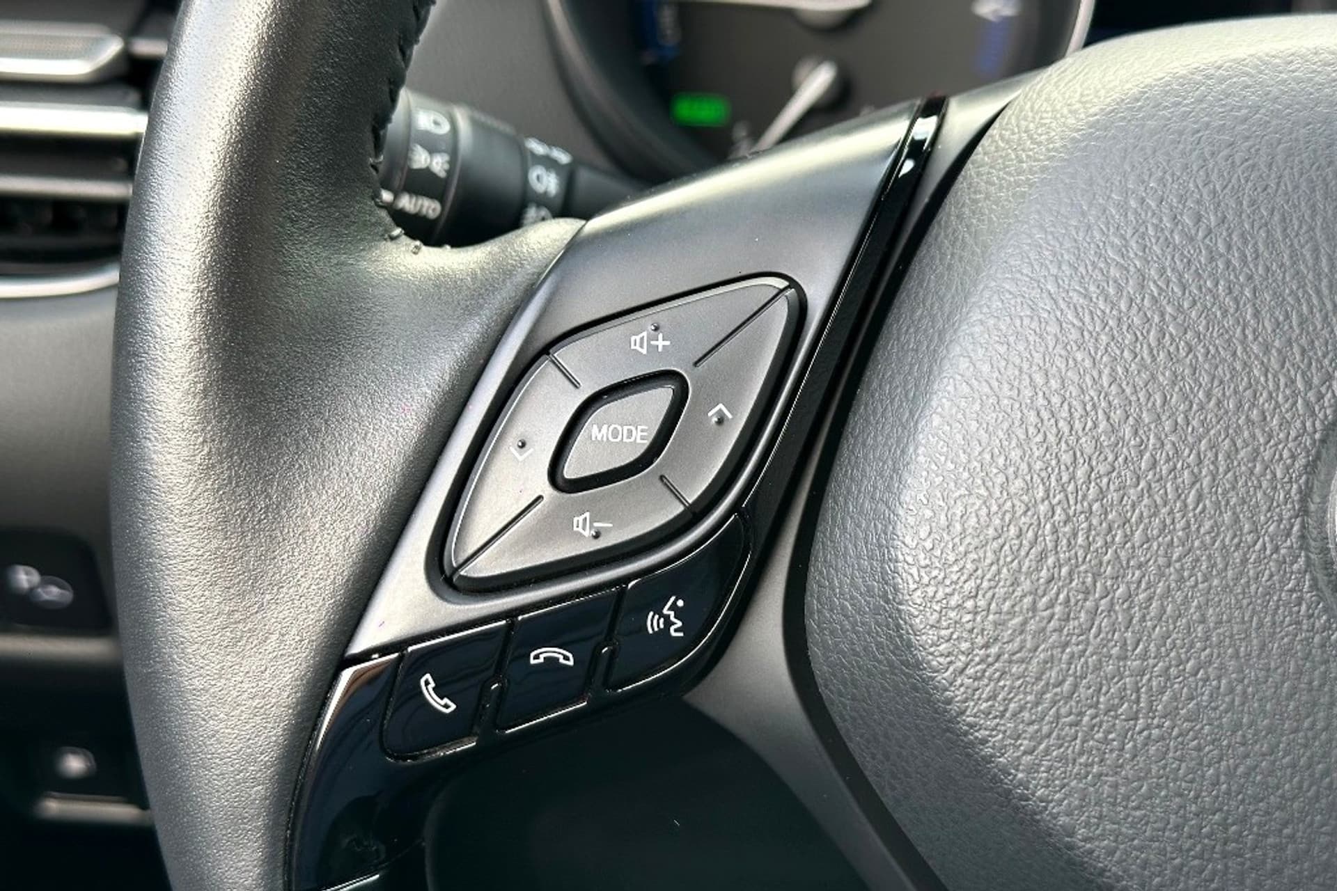 Toyota C-HR 2.0 Hybrid Dynamic Carplay thumbnail 18