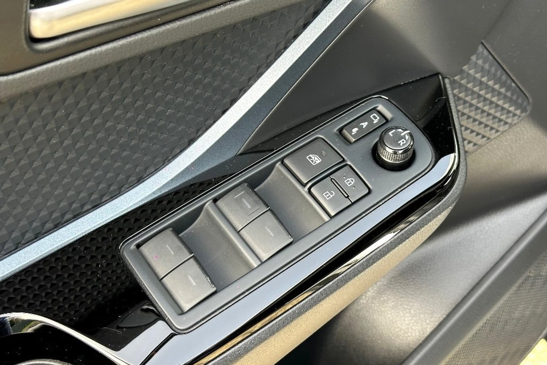 Toyota C-HR 2.0 Hybrid Dynamic Carplay thumbnail 25