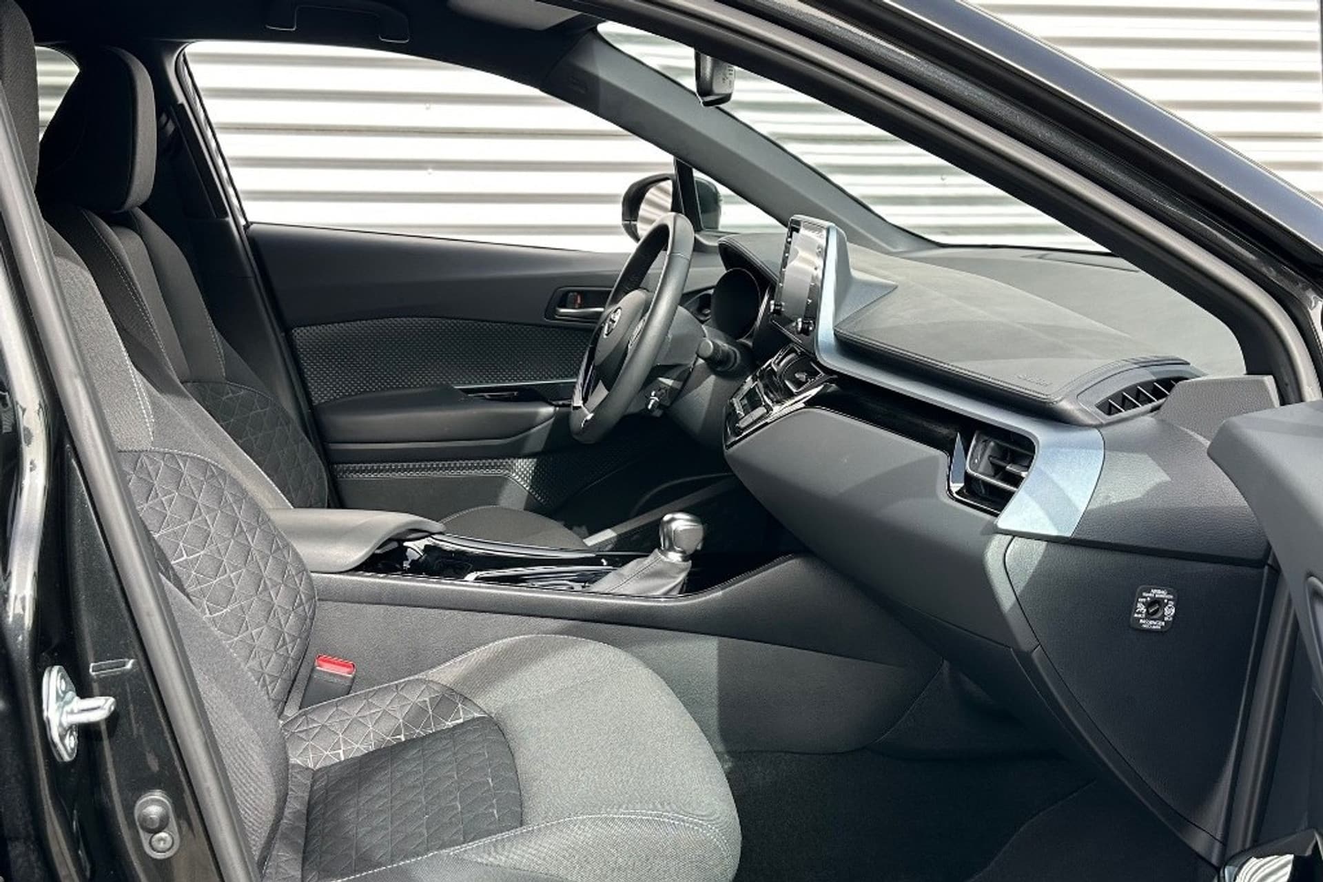 Toyota C-HR 2.0 Hybrid Dynamic Carplay thumbnail 4