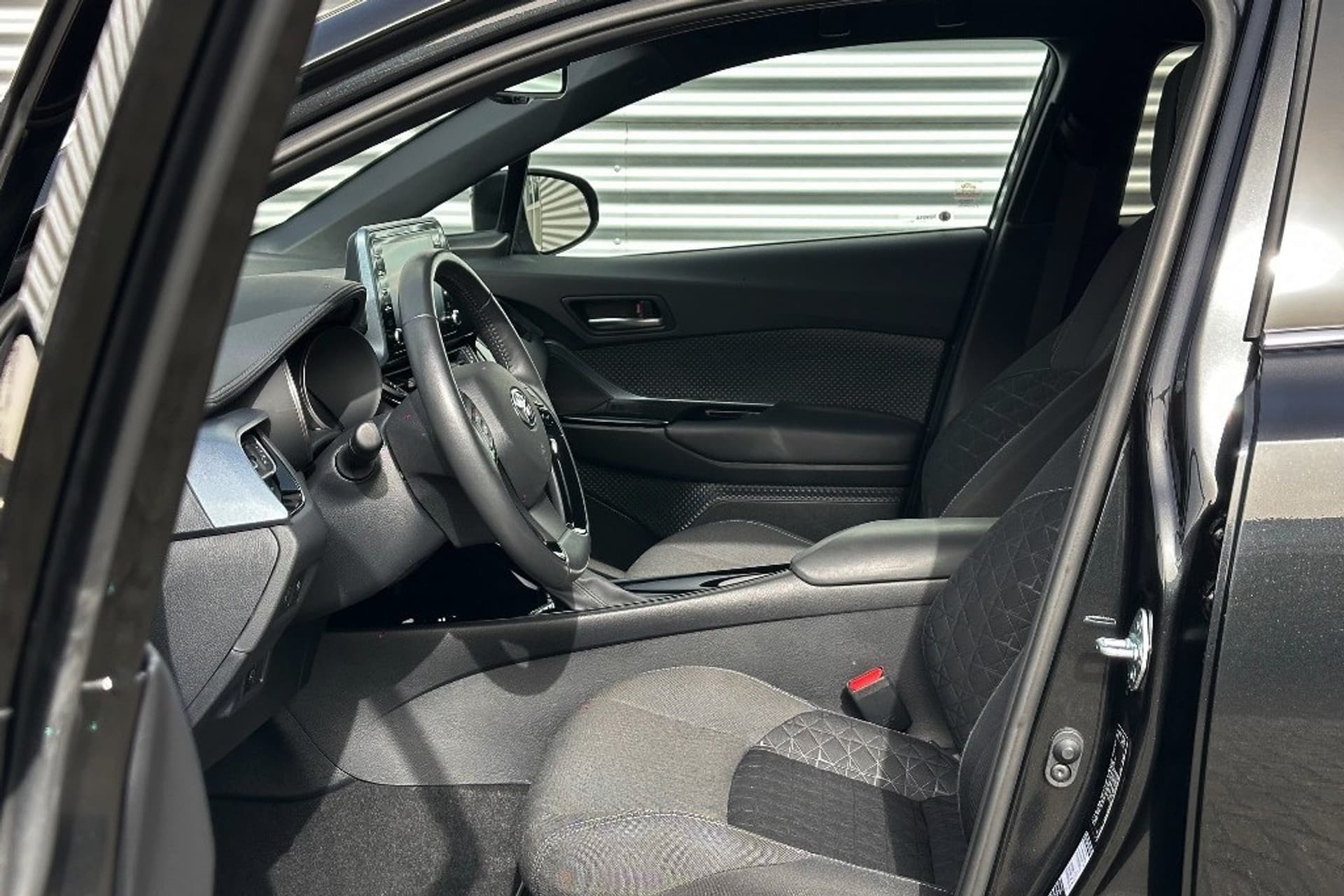 Toyota C-HR 2.0 Hybrid Dynamic Carplay thumbnail 5