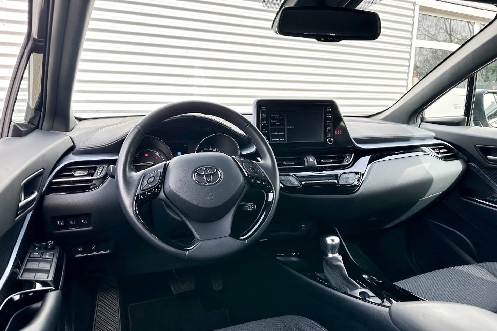 Toyota C-HR 2.0 Hybrid Dynamic Carplay thumbnail 9