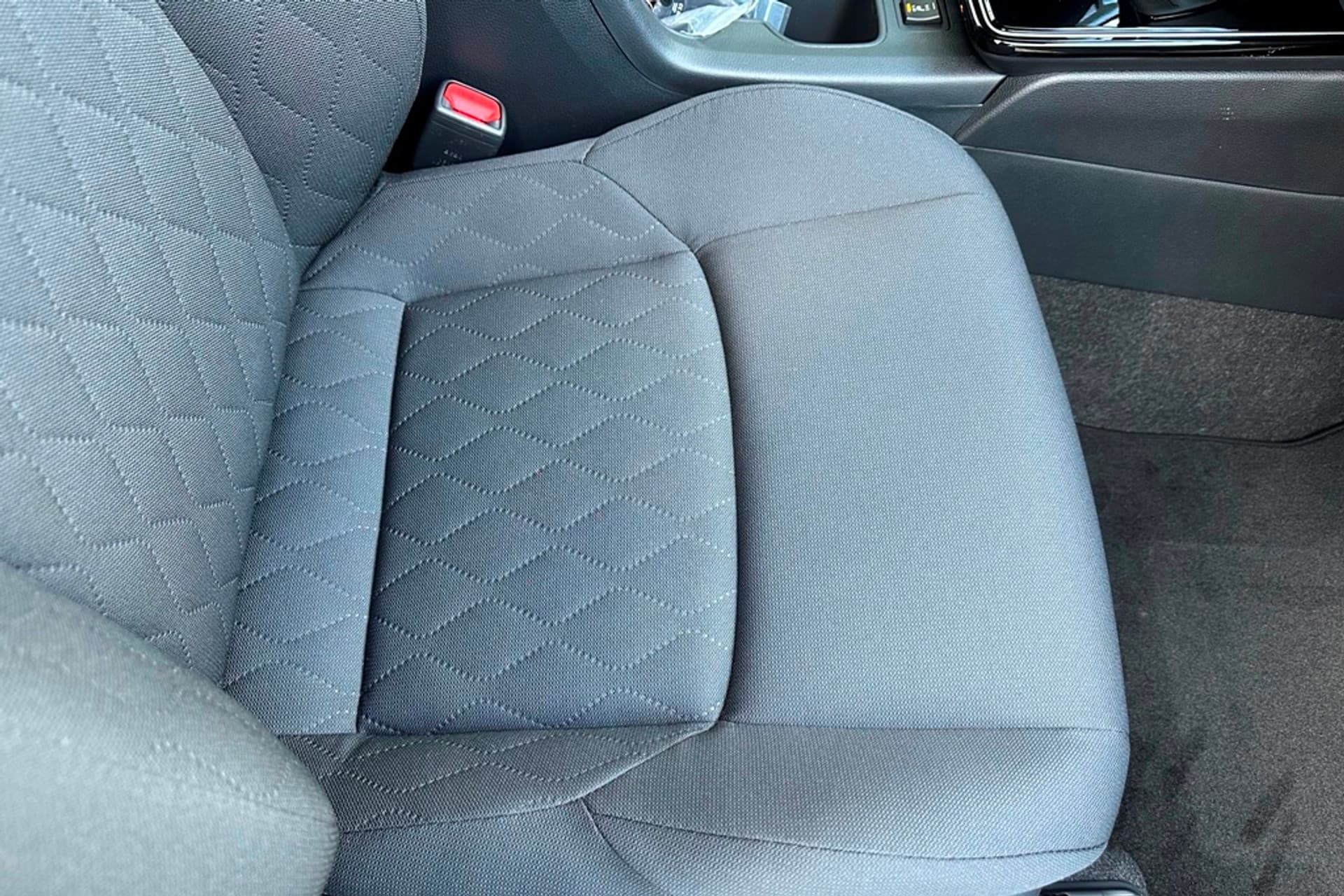 Toyota Corolla Cross Hybrid 140 Dynamic Splinternieuw thumbnail 15