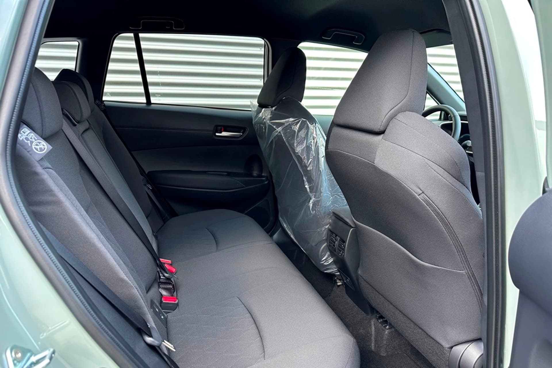 Toyota Corolla Cross Hybrid 140 Dynamic Splinternieuw thumbnail 17