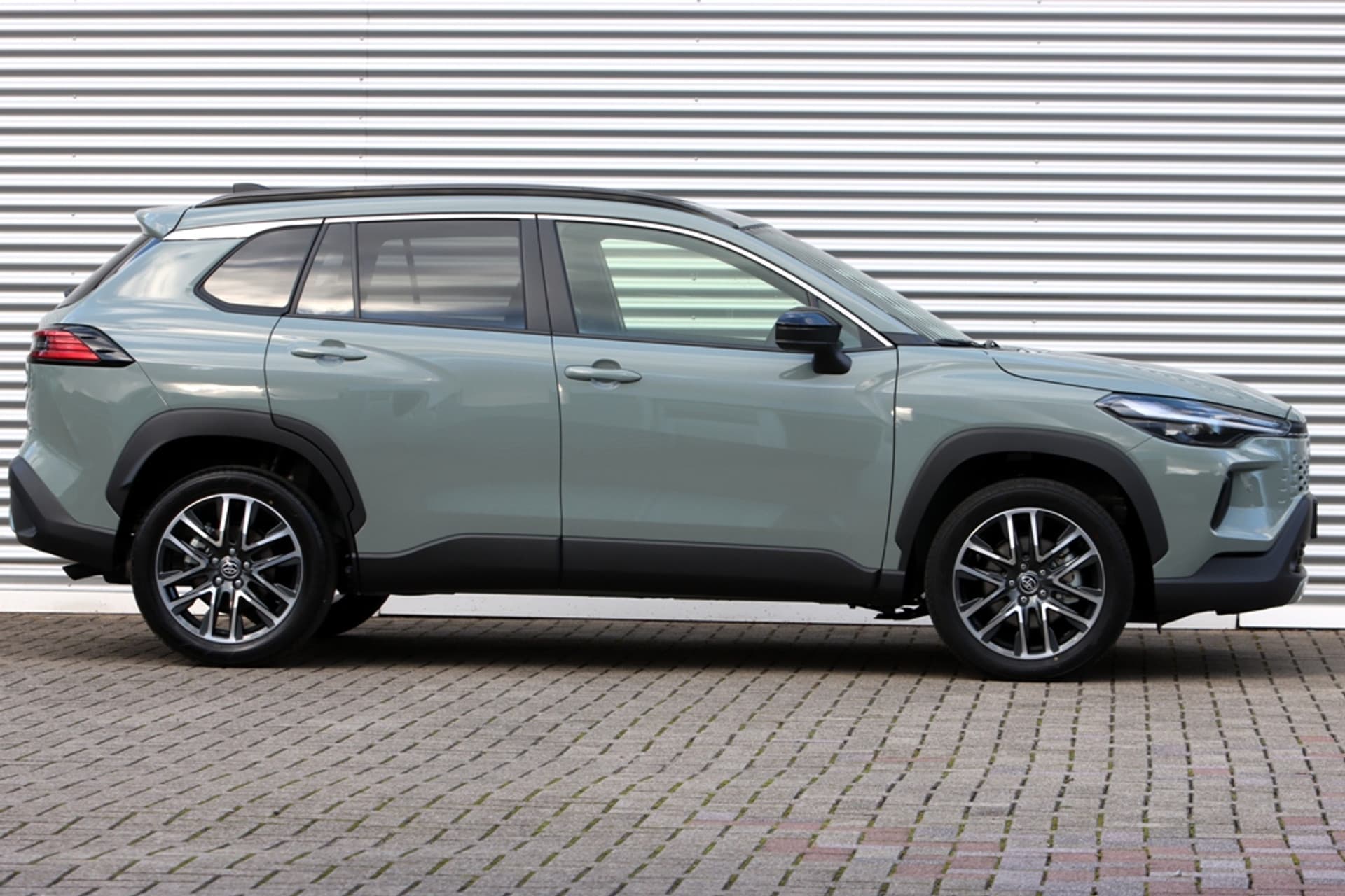 Toyota Corolla Cross Hybrid 140 Dynamic Splinternieuw thumbnail 3