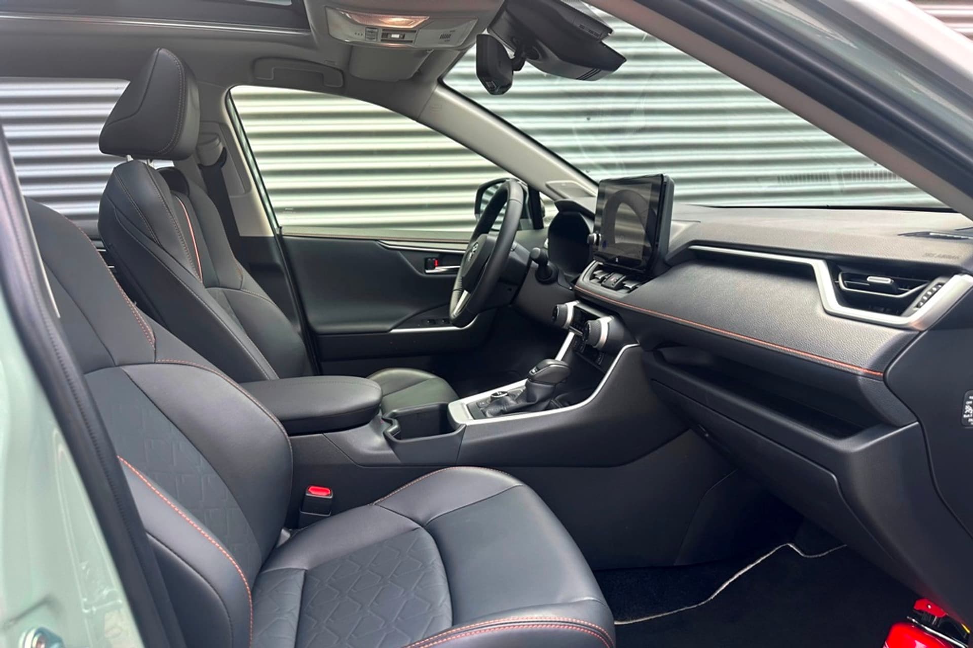 Toyota RAV4 2.5 Hybrid AWD Ulitmate Adventure Panoramad. thumbnail 4