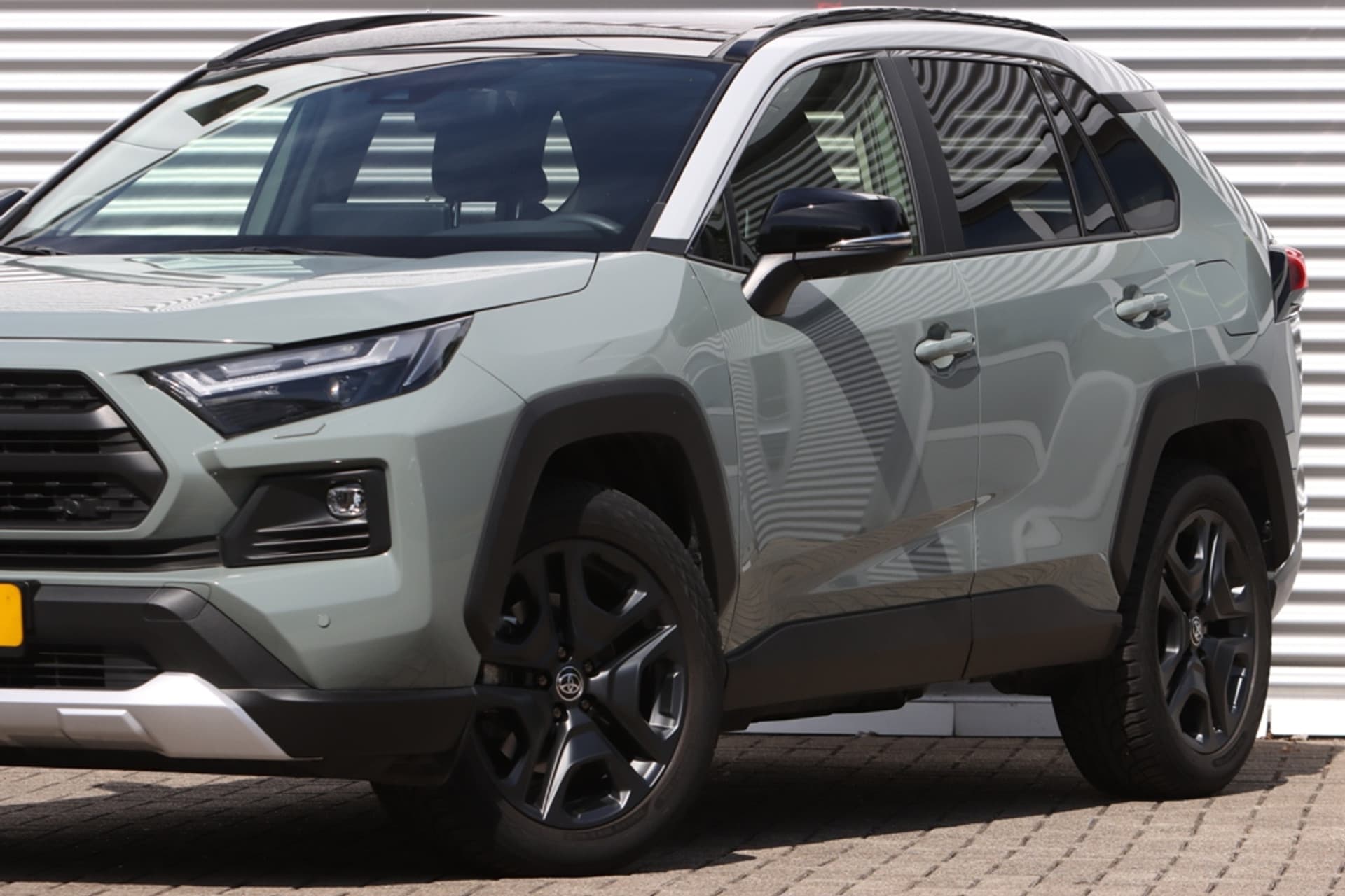 Toyota RAV4 2.5 Hybrid AWD Ulitmate Adventure Panoramad. thumbnail 6