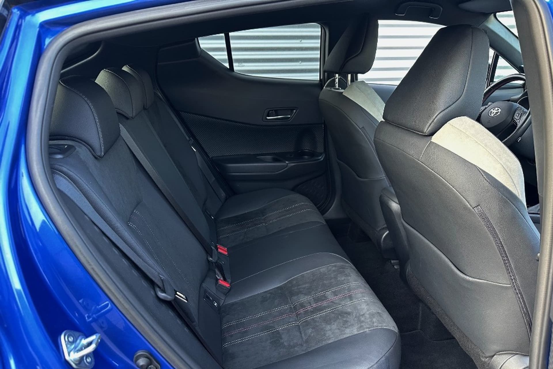 Toyota C-HR 2.0 Hybrid GR-Sport 13.451Km !! thumbnail 18