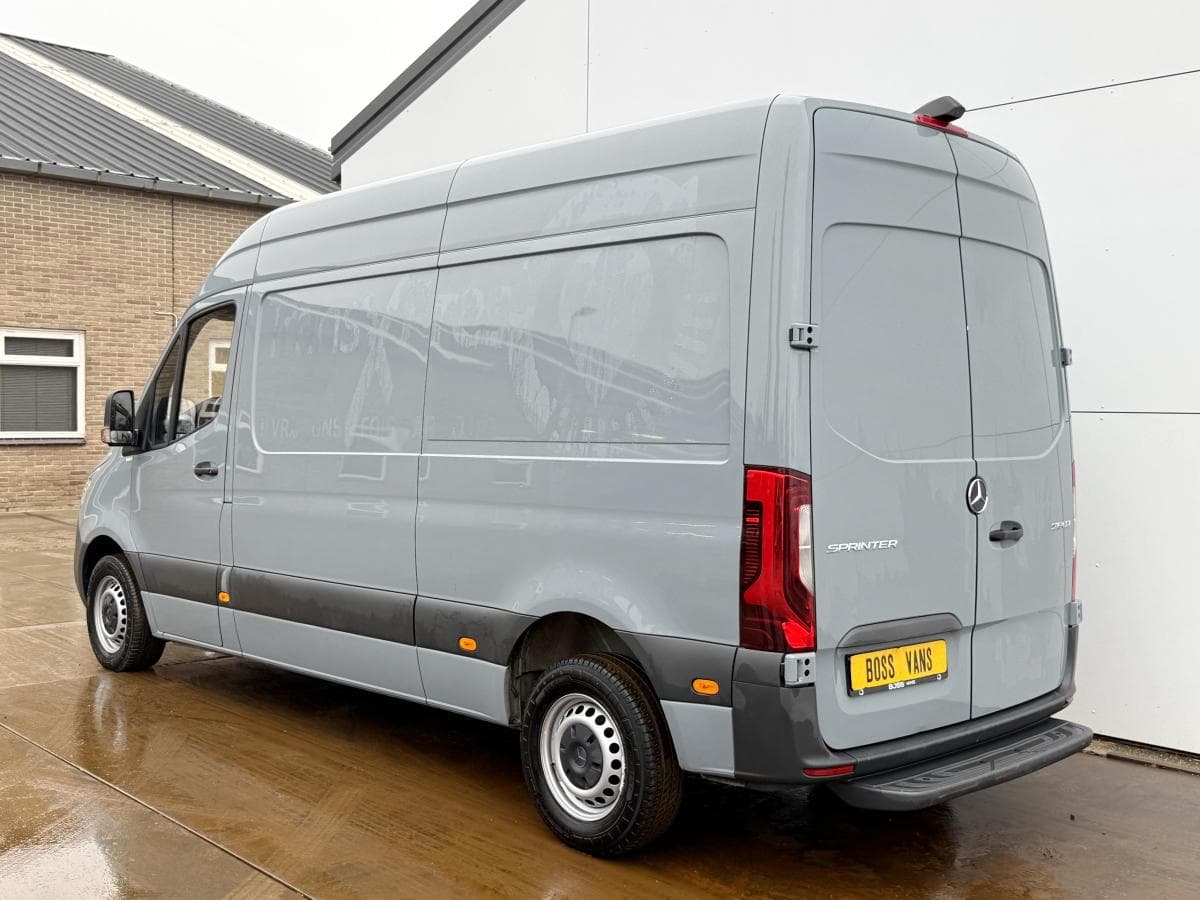 Mercedes-Benz Benz sprinter 215 19 cdi Sprinter 215 1.9 CDI thumbnail 2