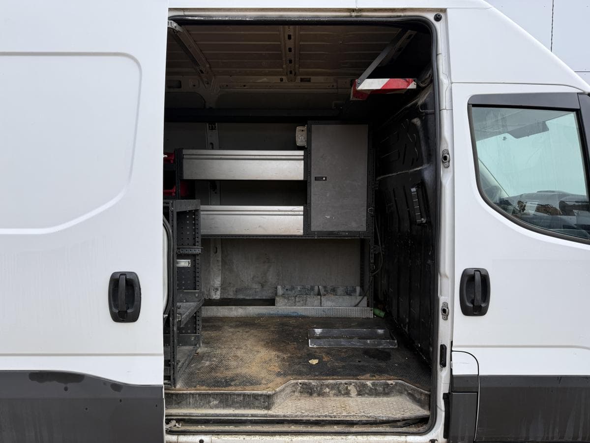 Iveco Daily 35c16 23 Daily 35C16 2.3 thumbnail 9