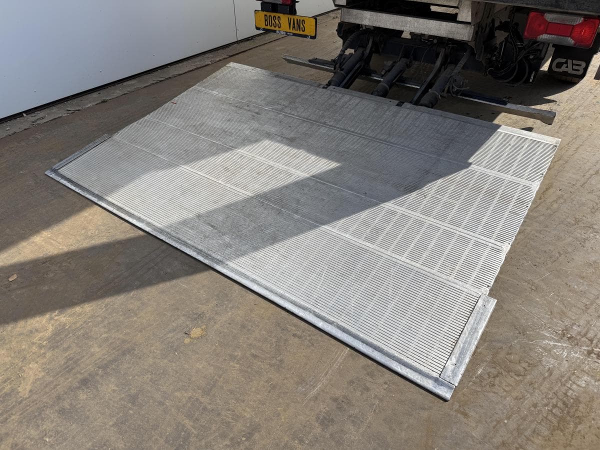 Iveco Daily 35s14 23 Daily 35S14 2.3 thumbnail 11