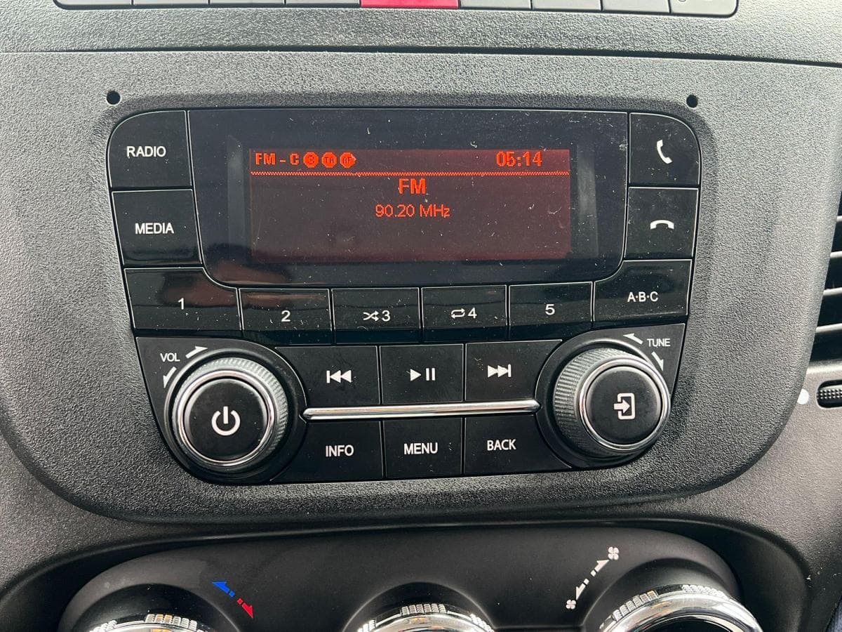 Iveco Daily 35s14 23 Daily 35S14 2.3 thumbnail 12