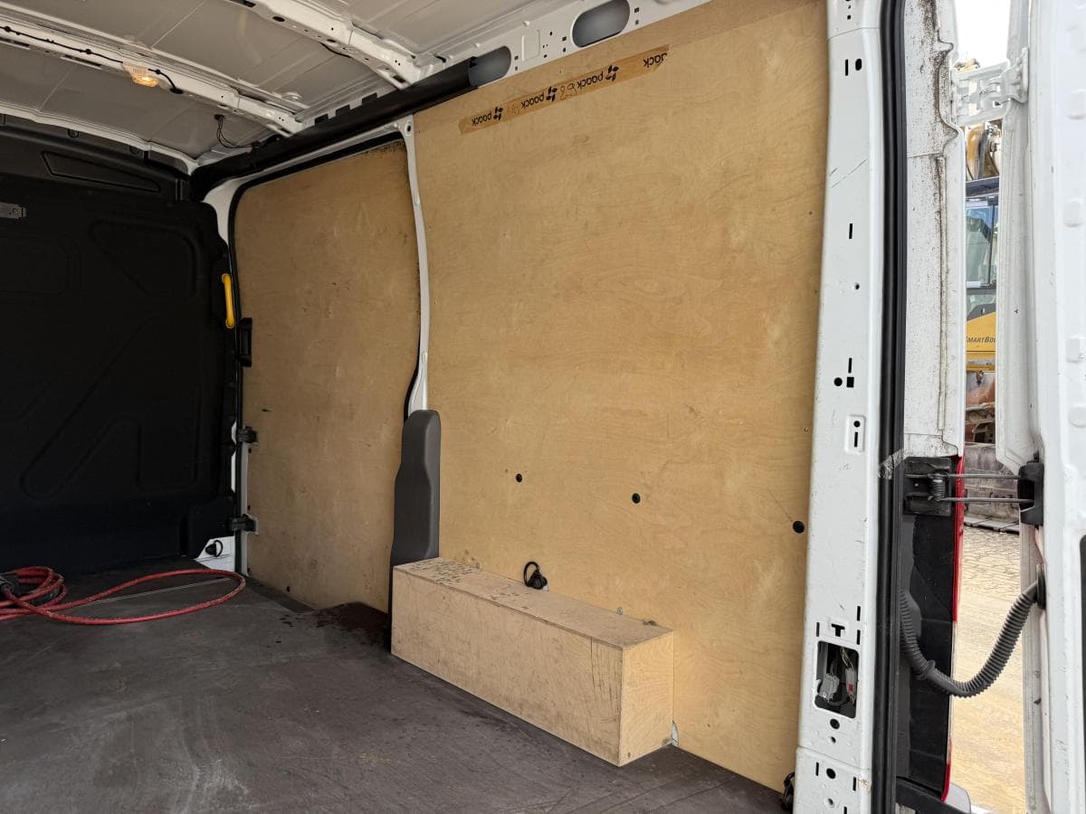 Ford E transit 68kwh 184pk e-Transit 68kWh 184PK thumbnail 15