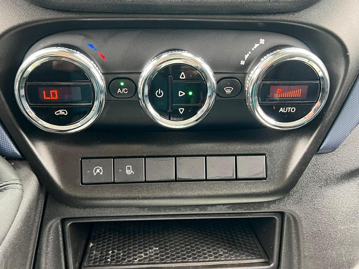 Iveco Daily 35s14 23 Daily 35S14 2.3 thumbnail 13