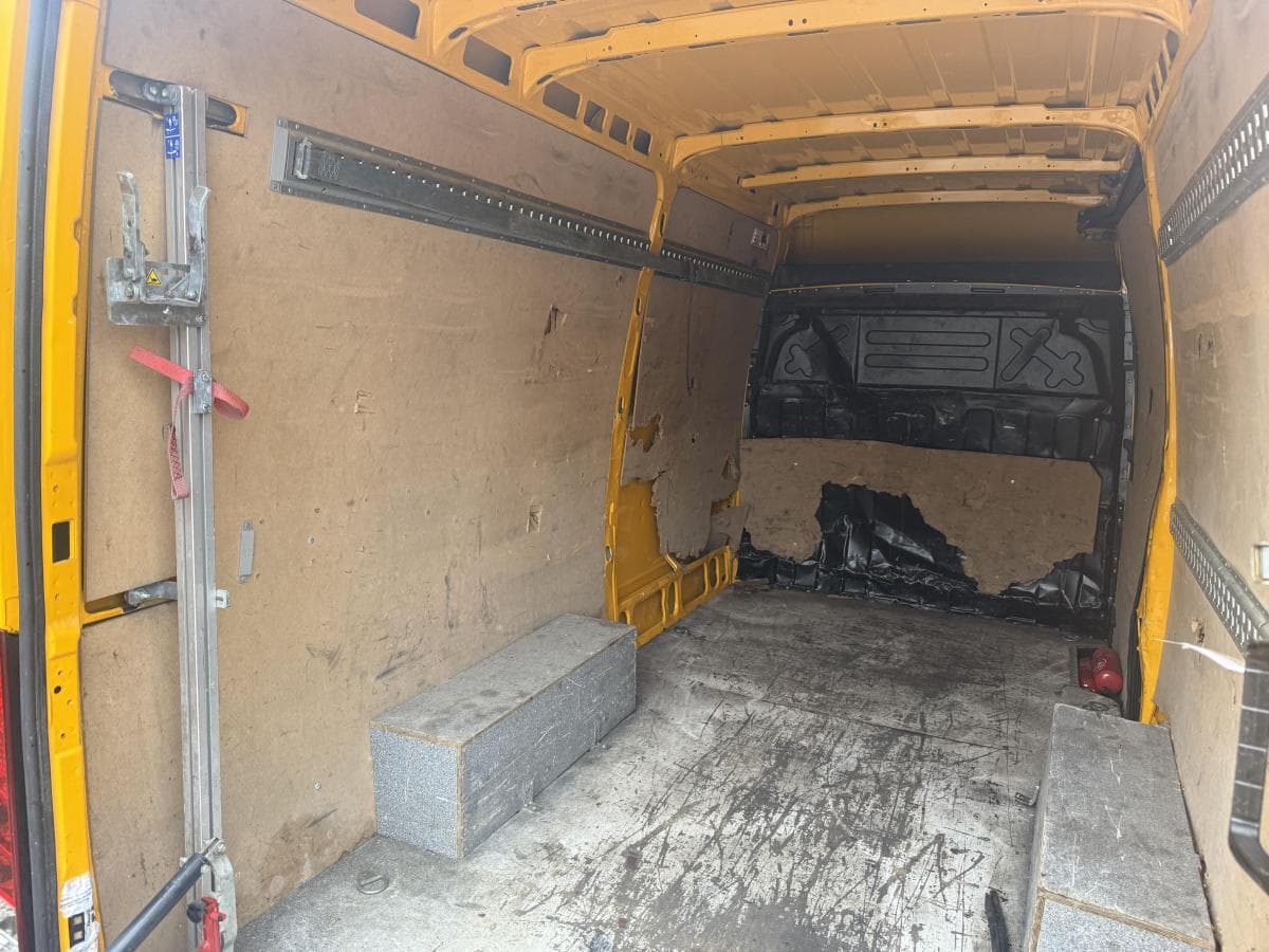 Iveco Daily 35s16 23 Daily 35S16 2.3 thumbnail 14