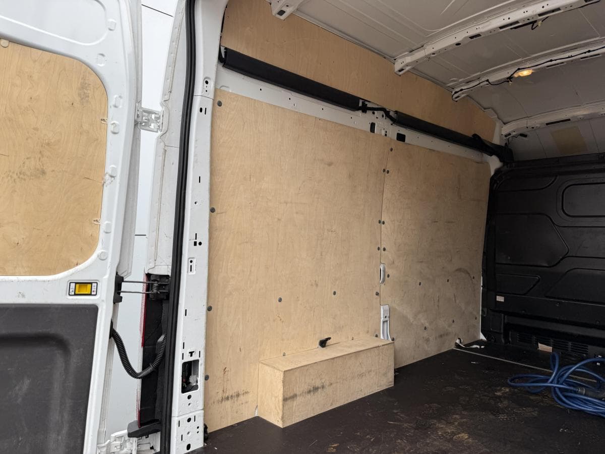 Ford E transit 350 68kwh 184pk e-Transit 350 68kWh 184PK thumbnail 16