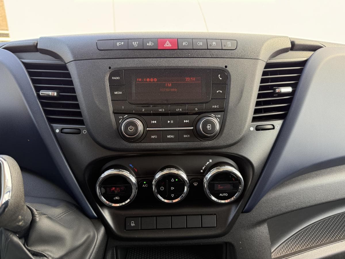 Iveco Daily 35s14 23 Daily 35S14 2.3 thumbnail 16