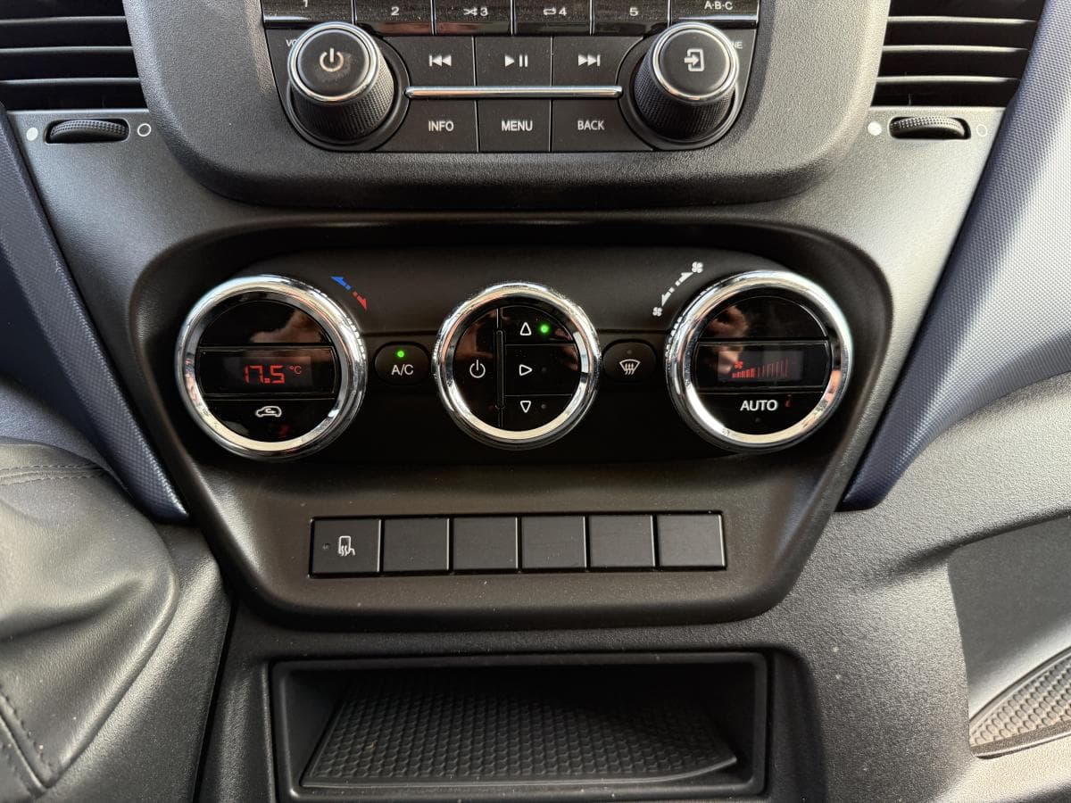 Iveco Daily 35s14 23 Daily 35S14 2.3 thumbnail 17