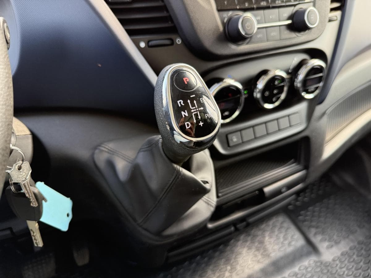 Iveco Daily 35s14 23 Daily 35S14 2.3 thumbnail 18