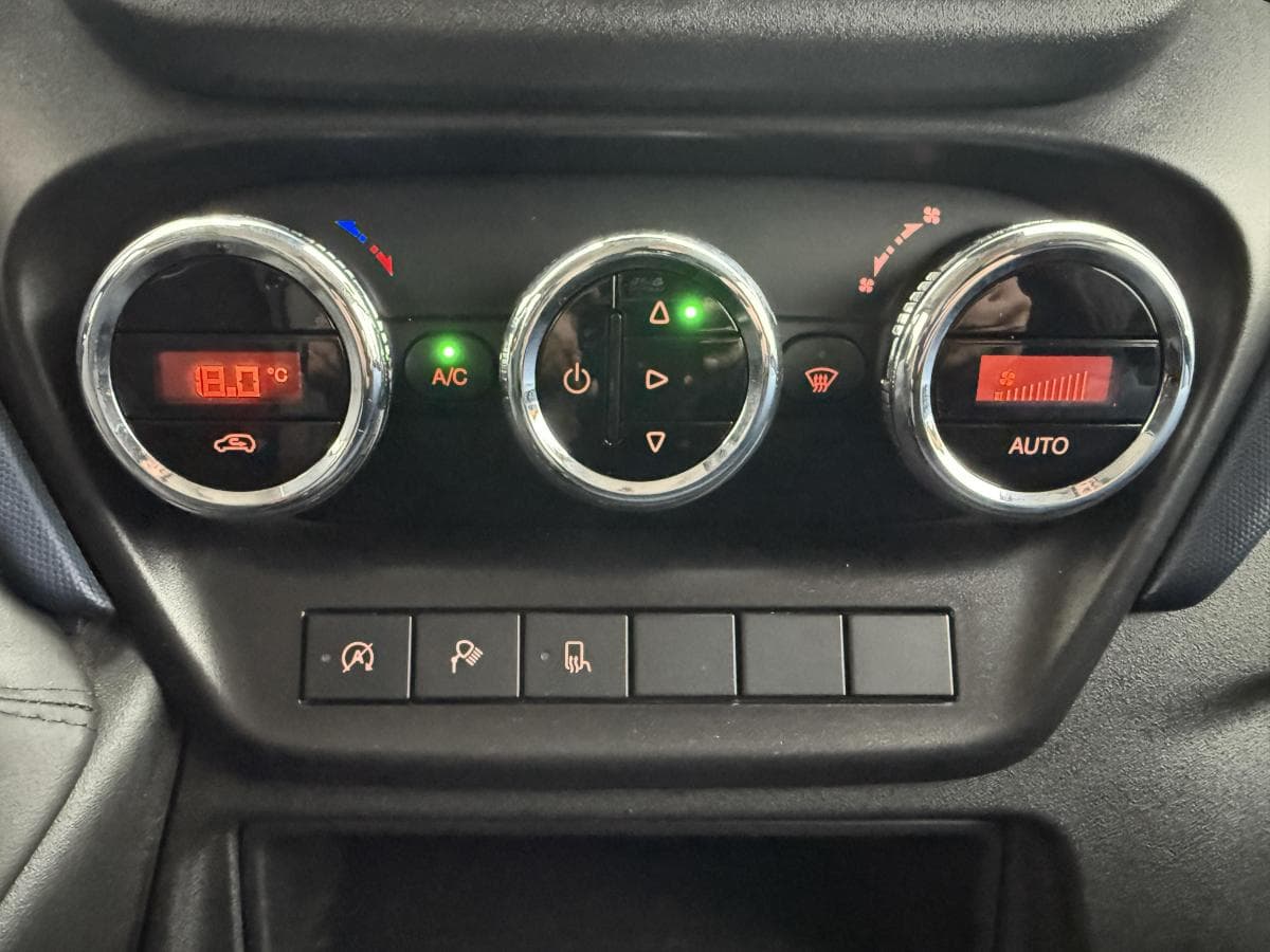 Iveco Daily 35s16 23 Daily 35S16 2.3 thumbnail 19