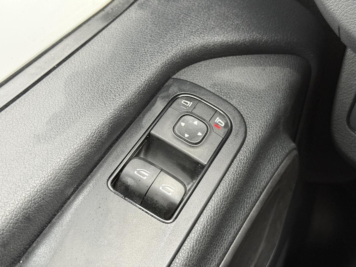 Mercedes-Benz Benz sprinter 215 19 cdi Sprinter 215 1.9 CDI thumbnail 21