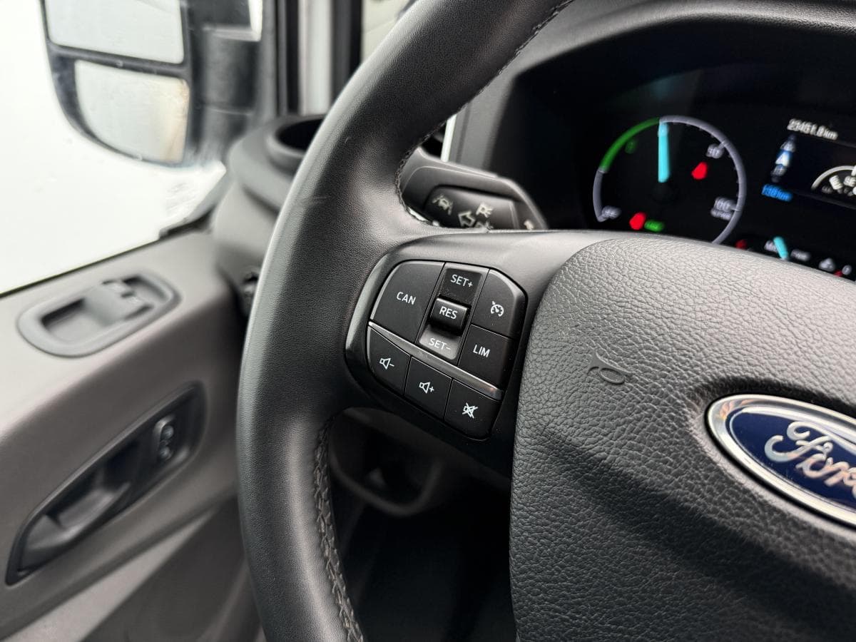 Ford E transit 350 68kwh 184pk e-Transit 350 68kWh 184PK thumbnail 23