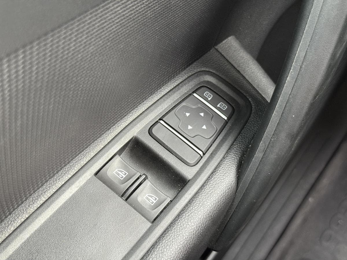 Renault Kangoo grand comfort 13 tce 100pk Kangoo Grand Comfort 1.3 TCe 100PK thumbnail 24