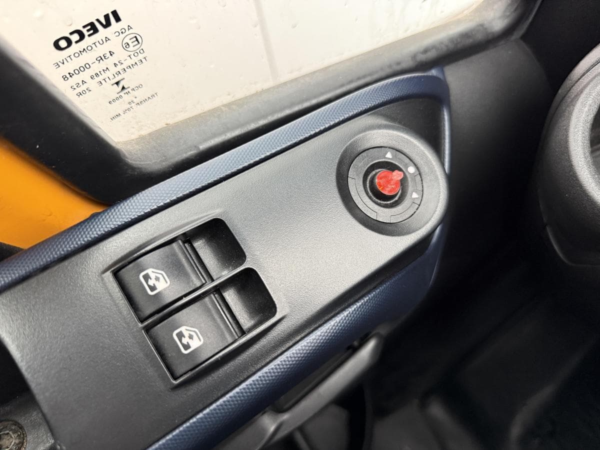 Iveco Daily 35s16 23 Daily 35S16 2.3 thumbnail 25