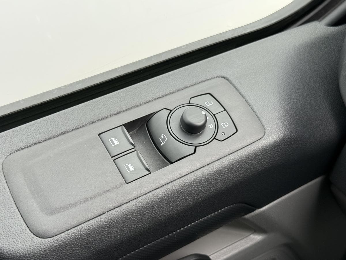 Ford Transit custom 320 20 tdci 136pk Transit Custom 320 2.0 TDCI 136PK thumbnail 27