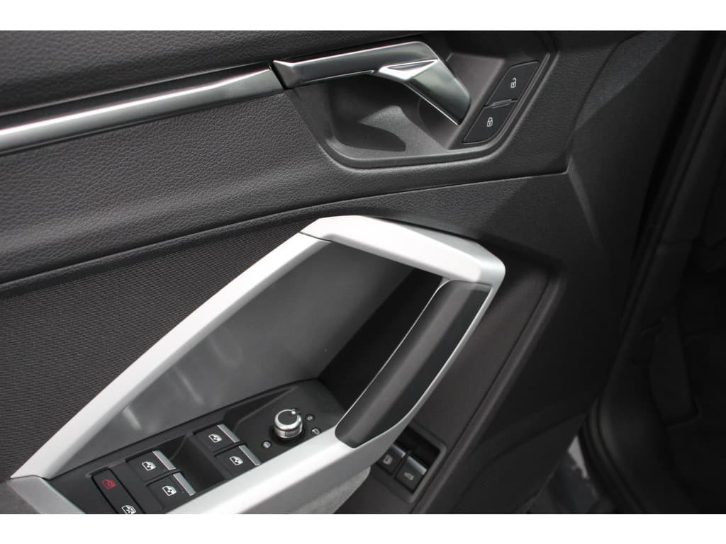 Audi Q3 Sportback 45 TFSI attitude Plus PHEV 245 PK thumbnail 24