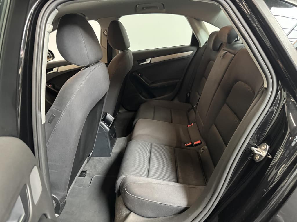 Audi A4 Limousine 1.8 TFSI Business Edition thumbnail 10