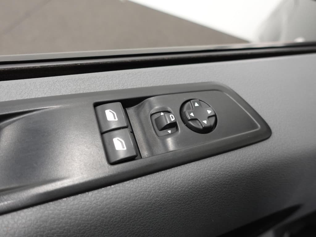 Opel Vivaro-e Combi L3H1 75 kWh thumbnail 14