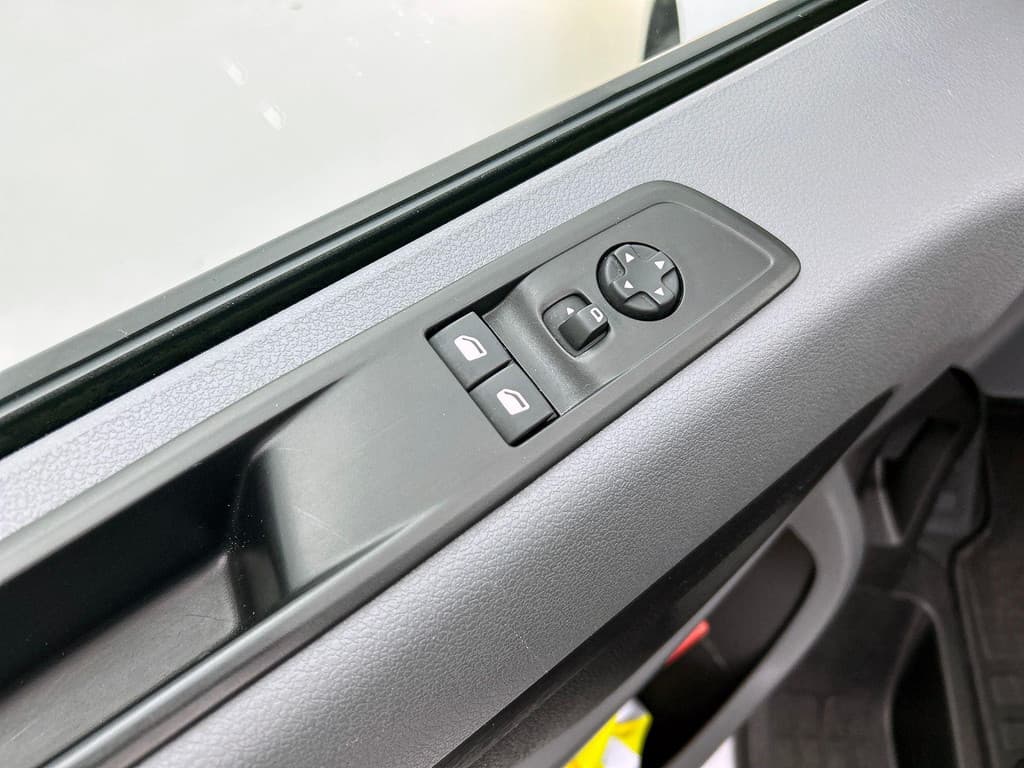 Opel Vivaro-e Combi L3H1 75 kWh thumbnail 28