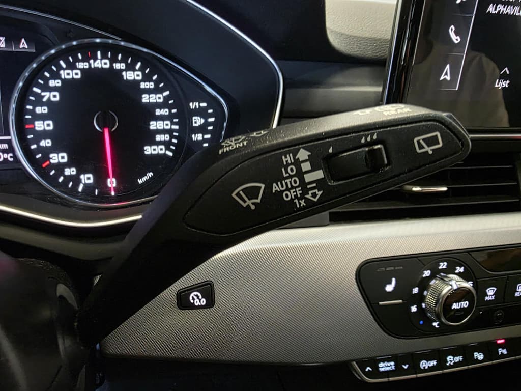 Audi A4 Avant 40 TFSI S-Tronic Business Aut thumbnail 15