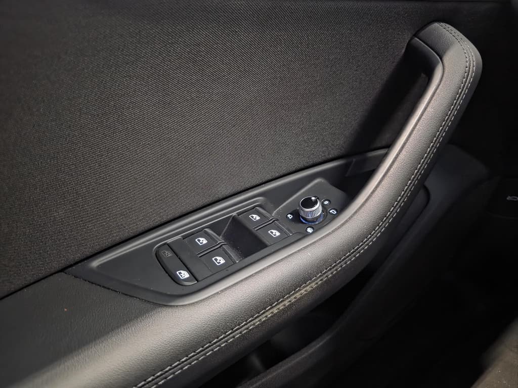 Audi A4 Avant 40 TFSI S-Tronic Business Aut thumbnail 19