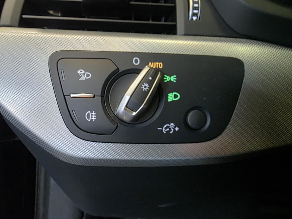 Audi A4 Avant 40 TFSI S-Tronic Business Aut thumbnail 22