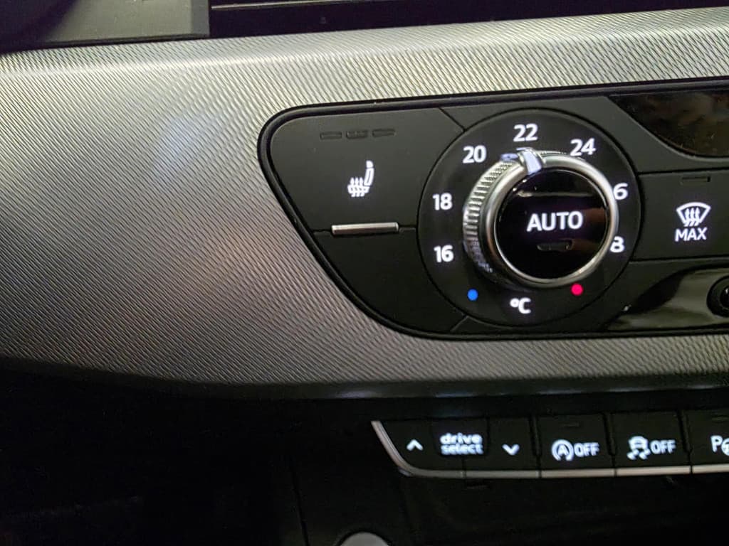 Audi A4 Avant 40 TFSI S-Tronic Business Aut thumbnail 23