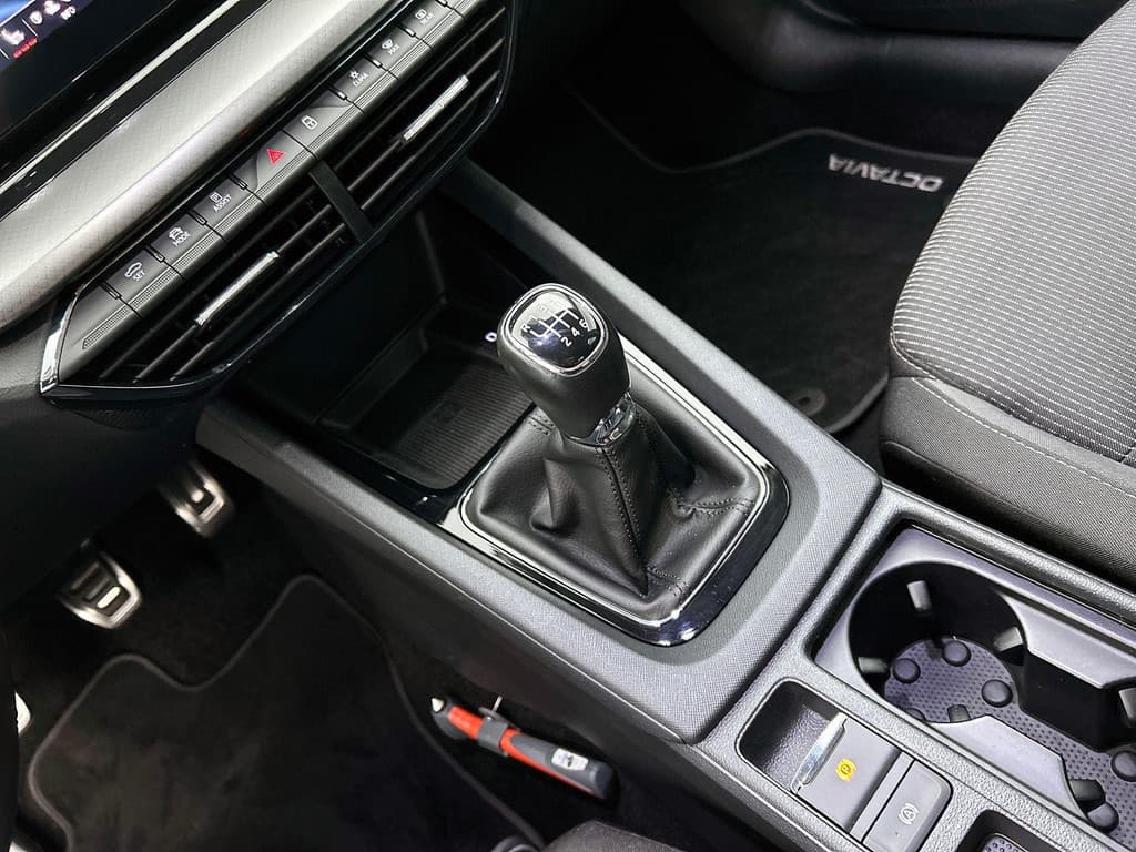 Škoda Octavia 1.0 TSI Business Edition thumbnail 15