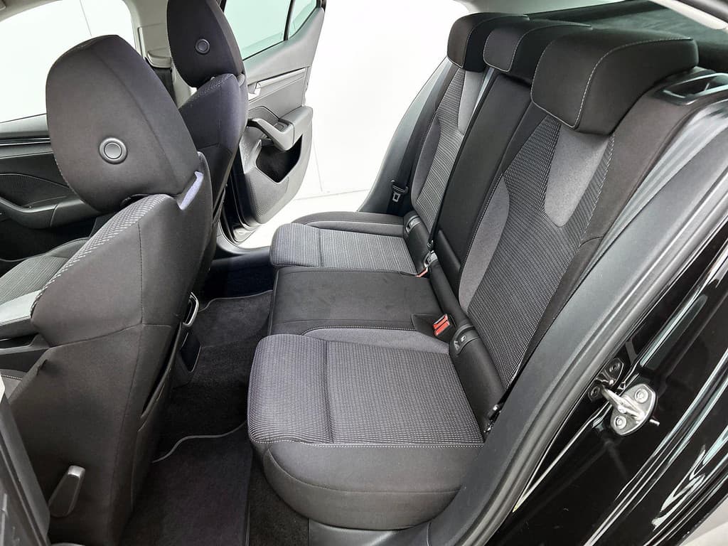 Škoda Octavia 1.0 TSI Business Edition thumbnail 27