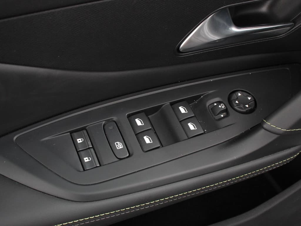 Peugeot 308 1.2 PureTech GT thumbnail 12