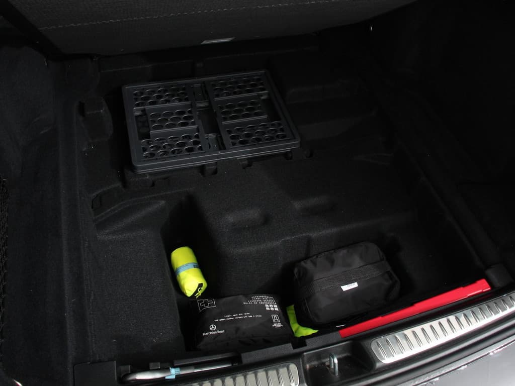 Mercedes-Benz C-Klasse Estate 200 AMG Line thumbnail 36