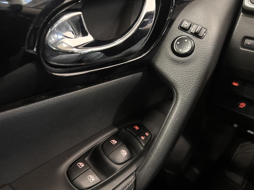 Nissan QASHQAI 1.3 DIG-T N-Connecta thumbnail 24