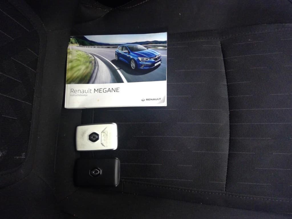 Renault Mégane Estate 1.3 TCe Aut. Limited thumbnail 9